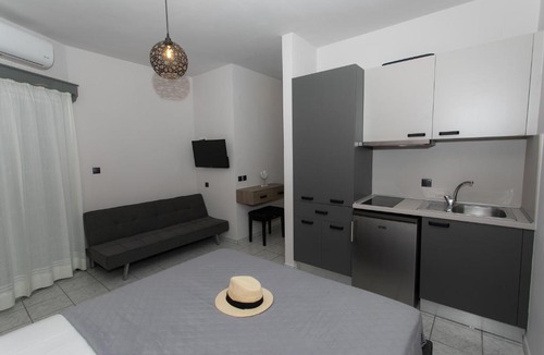 Ammoudia Apartment | Corali Studios
