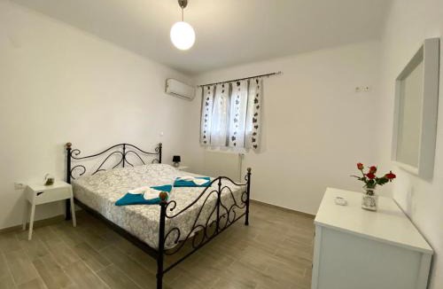Pentati Apartment | Coralli Pentati 2 "Dimitris Apartments"