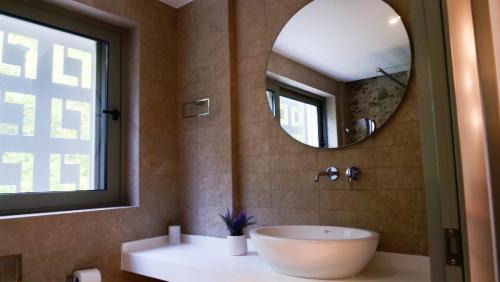 Vassiliki Apartment | Cosmos Residences