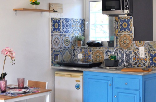 Psalidi Apartment | Cosy Studio 10 in residence with swimming pool!