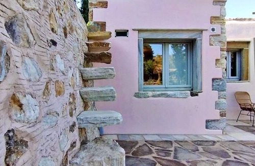 Aperathos Cottage | cottage homes