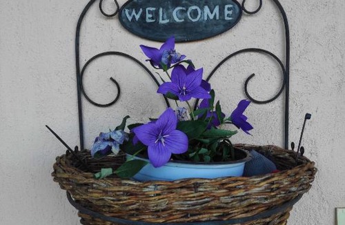 Edessa House | Countryside Cottage with Garden & Lake View