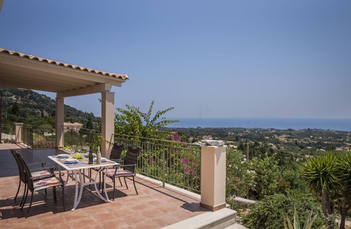 Ratzakli Villa | Countrystyle Villa Bonora