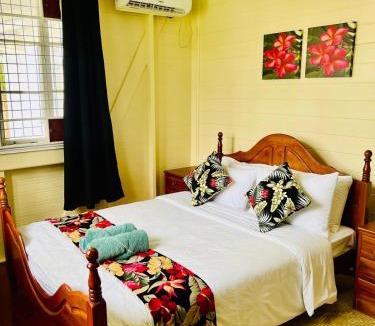 Suva House | Cozy 3BR Wooden Retreat