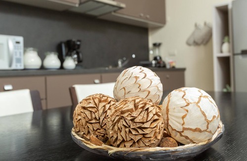 Munoz Apartment | COZY & CLEAN 1 Bedroom Royal suite 5 star amenities
