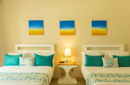 Munoz Apartment | COZY & CLEAN 2 Bed Studio With 5 star amenities