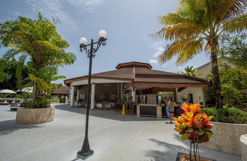 Munoz Condo | COZY & CLEAN 2 Bedroom Presidential Suite next to beach