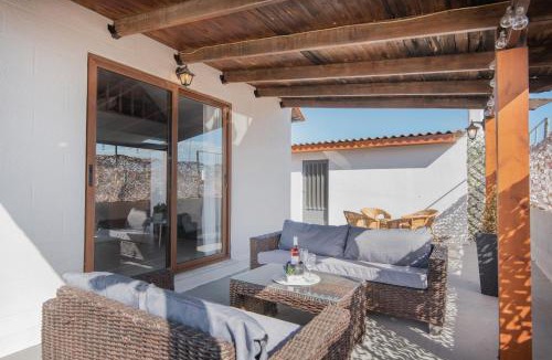 Petaloudes House | Cozy Loft with Private Terrace