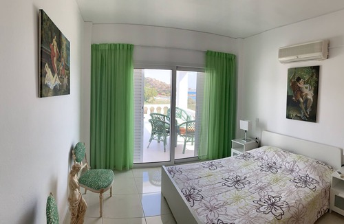 Agios Nikolaos Town Apartment | Cozy seaside apartment with big veranda on Almyros Beach, Mirabello Gulf, Crete