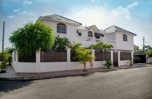 Santo Domingo House | Cozy spacious entire Home located in a great area.
