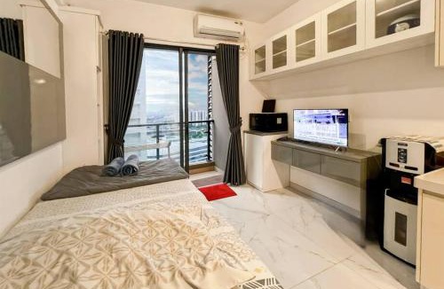 Bumi Serpong Damai Apartment | Cozy Studio Skyhouse Apt near ICE BSD with pool & Gym by 2ndHome