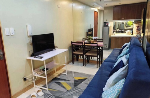 Ortigas Center Apartment | Cozy studio with AC and WiFi in welcoming Pasig