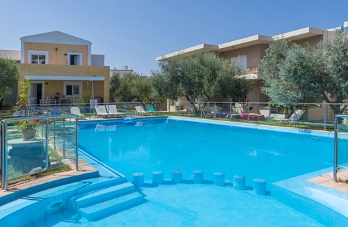 Daratsos Apartment | Cozy Studio with Swimming Pool Near the Sea