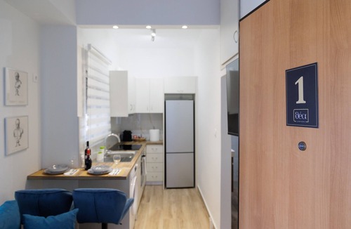 Metaxourgio Apartment | Cozy Studio with View in Athens – Private Terrace, Wi-Fi & Air Conditioning