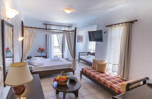 Platanes Hotel | Creta Aquamarine hotel