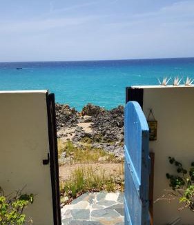 Playa Chiquita Villa | Crimson beach ocean front entire floor villa