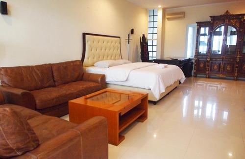 Pasteur House | CT 195