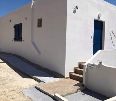 Merichas Apartment | Cycladic house