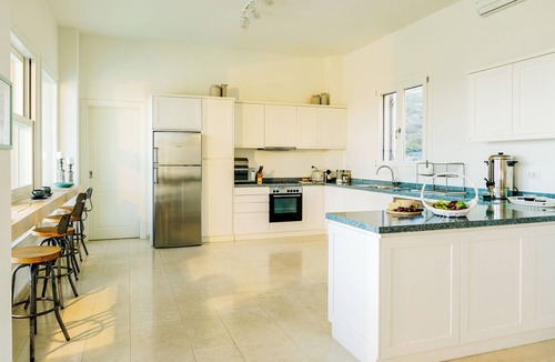 Agios Nikolaos Villa | Daedalus Villa Elounda 5' to Beach 8 Bedrooms Heated Pool Hot Tub