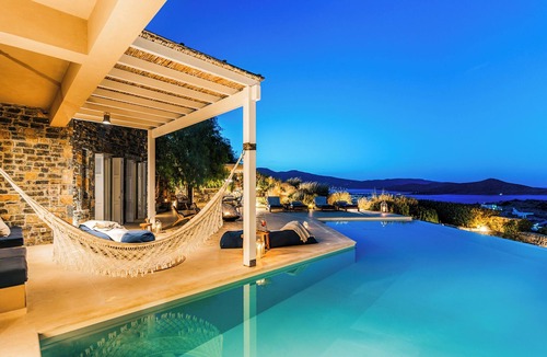 Agios Nikolaos Villa | Daedalus Villa Elounda 5' to Beach 8 Bedrooms Heated Pool Hot Tub