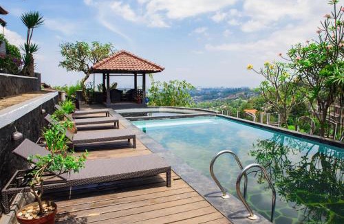 Ciburial Hotel | Dago Highland Resort