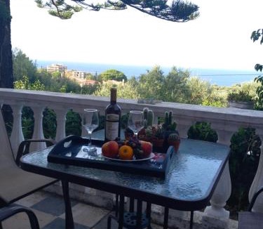 Akrotiri Apartment | Dali sea view apartments