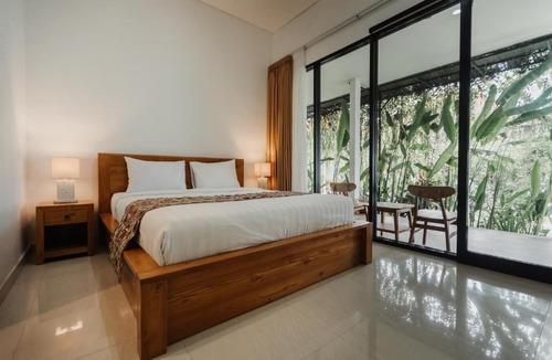 Kelating House | Dana's Kelating Guest House, Close to Kelating Beach