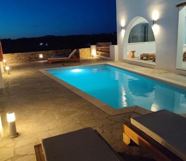 Vivlos House | Daphne's Place - Private Villa with Pool in Naxos