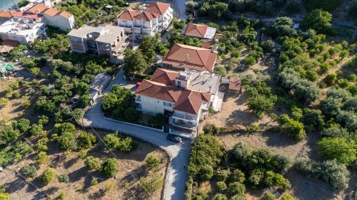 Ilia Apartment | Davis Studios & Apartments - Ήλια Βόρειας Εύβοιας - 1' από τη θάλασσα