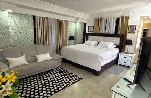 Juan Esteban Hotel | DAYMOND BLUE TROPICAL LODGE