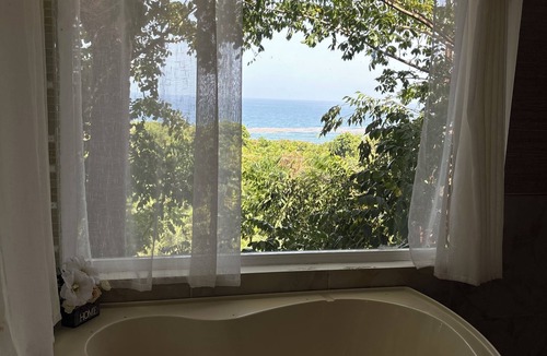 Juan Esteban Hotel | DAYMOND BLUE TROPICAL LODGE