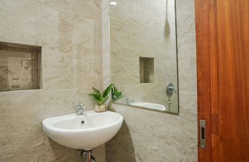 Renon Hotel | De Pavilla Homestay Bali