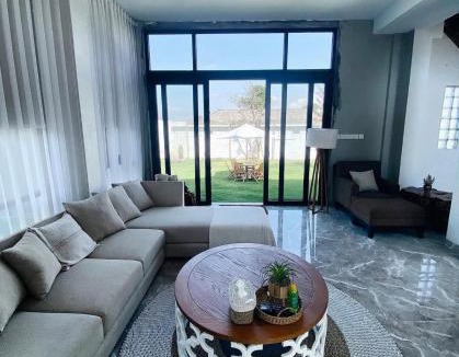 Kesiman Bed & Breakfast | De'Rein Beach House
