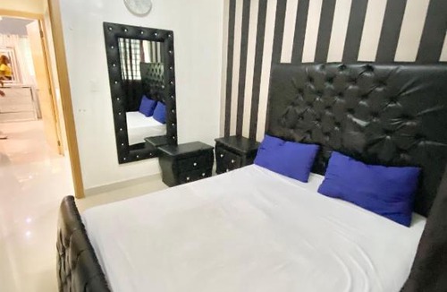 Ensanche Isabelita Apartment | Deep blue sea