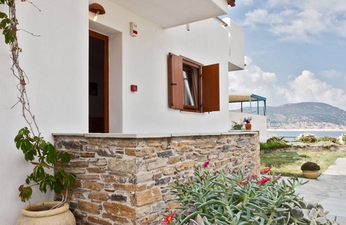 Skopelos Town Apartment | Del Sol sea side studio 12