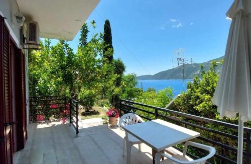 Vassiliki Apartment | Delfini bay retreat