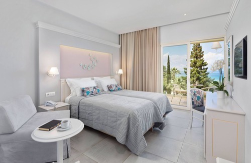 Moraitika Hotel | Delfinia Hotel