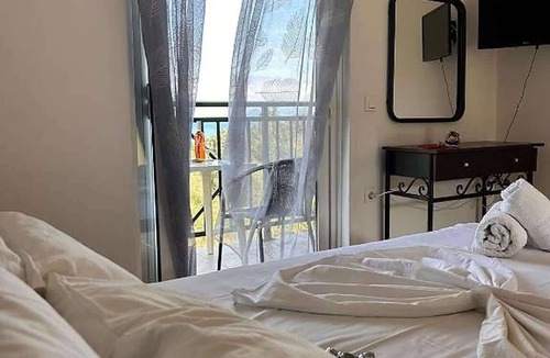 Notos Apartment | Dellis Studios Corfu - Sea Views near the Beach
