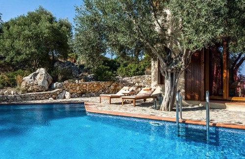 Votsi Villa | Deluxe Alonissos Island | Villa Elia | 1 Bedroom | Private Pool & Beautiful Sea