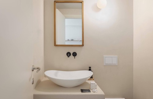 Limeni House | Deluxe Double Room 2 By Yerma Suites Limeni