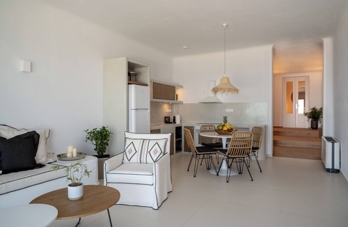 Imerovigli Villa | Deluxe Private Villa with Pool and Sea View
