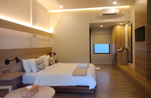 Batubelig Resort | Deluxe Rooms, only 5 mins walk to Batu Belig Beach