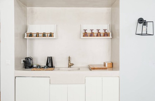 Pyrgos Villa | Deluxe Suite With Outdoor Hot Tub - La Torre