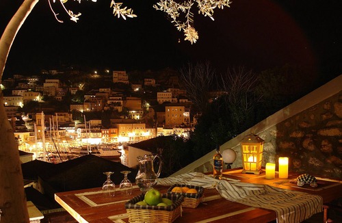 idhra House | Deluxe Suites With Spa Facilities (jacuzzi,sauna,gym)