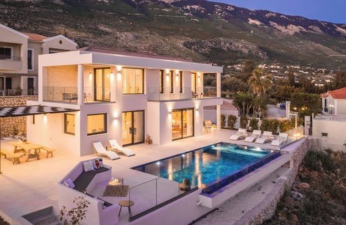 Lourdata Villa | Deos Villa