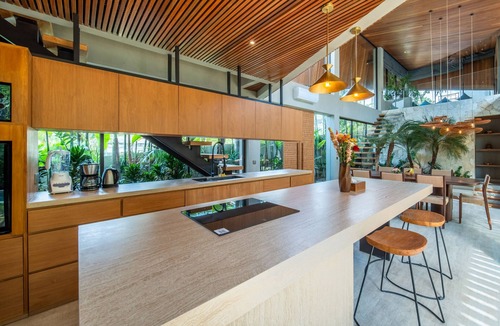 Berawa Villa | Design-Forward Villa | Pool Retreat | Beach Nearby