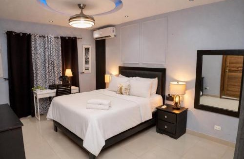 San Cristobal Apartment | Designer 2BR Rooftop Jacuzzi & Views
