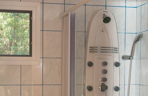 Megalos Prinos Villa | Detached beach house with large garden
