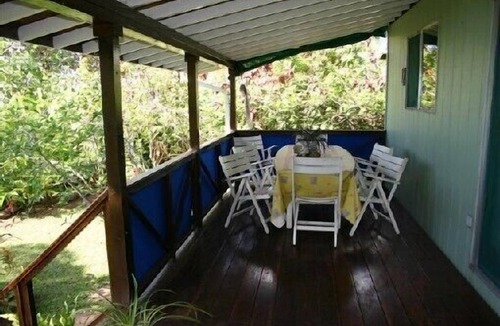 Papeto'ai House | Detached house in a tropical garden with relaxing sea view