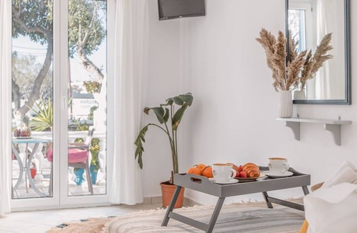 Glastros House | Dibellee Mykonos Studios